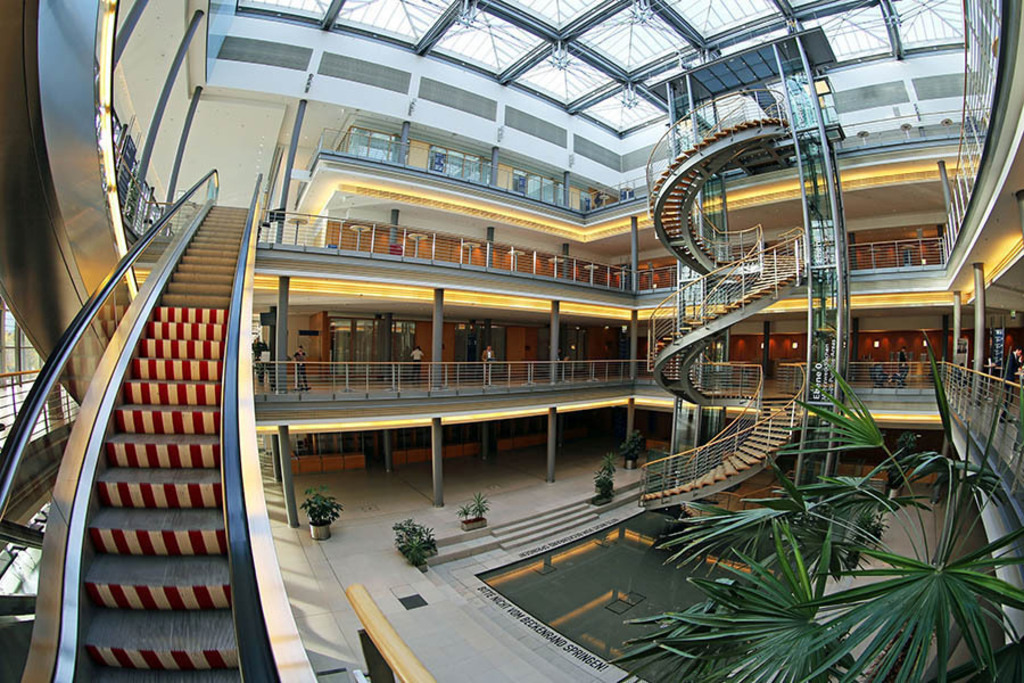 Foto: Leipzig - Congress Center Leipzig | Das Team hinter BILDLEXIKON LEIPZIG bündelt historische wie aktuelle Informationen über die Stadt Leipzig in Text und Bild auf einer Plattform und stellt diese der interessierten Öffentlichkeit zur Verfügung.