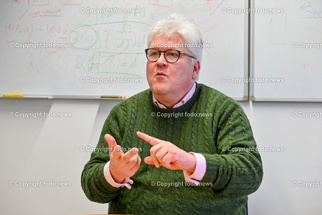 Sepp Hochreiter_ JKU-Institut fuer Machine Learning_ 09.02.2024-34 | 09.02.2024, Johannes Kepler Universitaet Linz, AUT, JKU, Johannes Kepler Universitaet Linz, im Bild Sepp Hochreiter (JKU, Leitung Institut fuer Machine Learning)