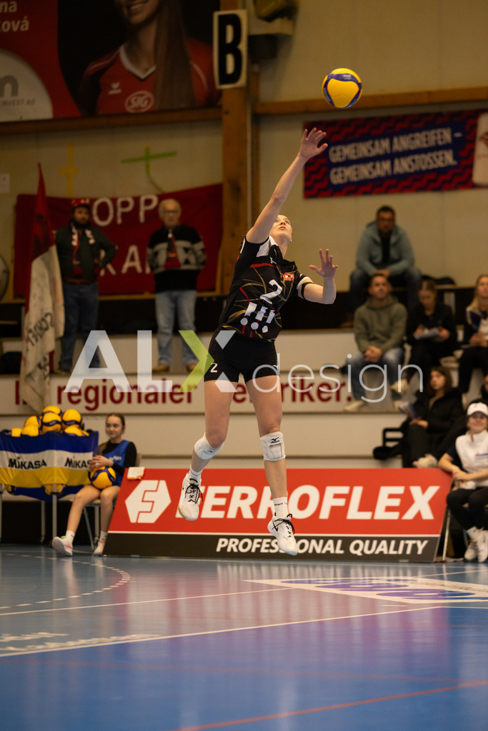 Volleyball I Frauen I Saison 2025-2026 I CEV Volleyball Challenge Cup 2026 | Women I 16th Finals I VC Kanti Schaffhausen - TJ Ostrava I 03.12.2025 | TJ Ostrava - 2 Agáta Laifrová (CZ) – Außenangriff - Realisiert mit Pictrs.com