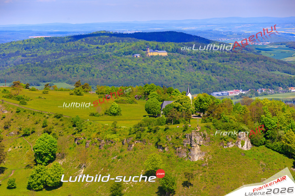 Die Luftaufnahme Staffelberg - Bad Staffelstein wurde 2017 mittels Flugzeug (keine Drohne) erstellt. Perfekte Schärfe und Druck- Auflösung- Garantiert!