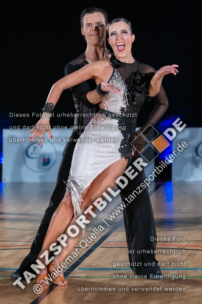20250503-10224 | Hier finden Sie Tanz Bilder vom Latein und Standard Formationen tanzen. Sportbilder vom Tanzsport. Schöne Fotos und von Weltmeisterschaft, Europameisterschaft, Bundesliga, Regionalliga, Oberliga und Landesliga sowie von GOC Stuttgart, DanceComp, WM Bremen