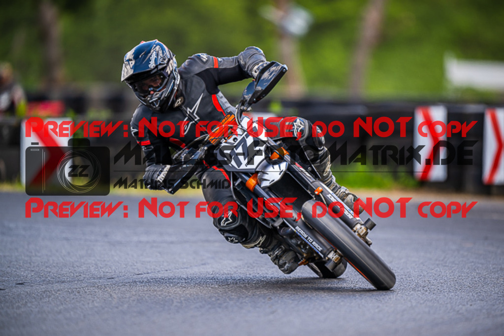 MaZZes_FotoMatrix_220528_1646 | Fotograf Mathias Schmid
Sportfotograf,
Eventfotograf,
Hochzeitsfotograf,
Portraitfotograf