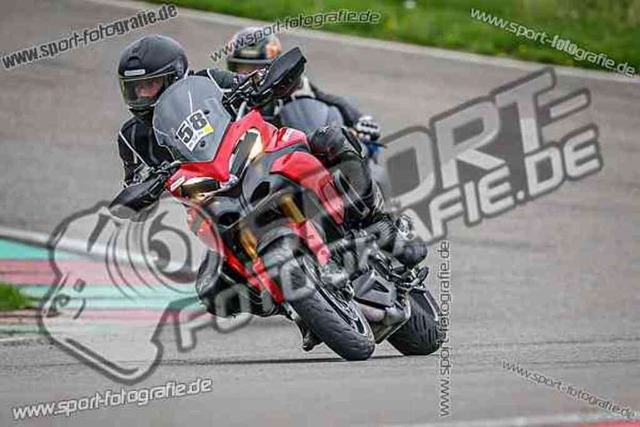 pubi6971 | Professionelle Fotos von Sportveranstaltungen, aber auch Hochzeiten und anderen Events. - Realisiert mit Pictrs.com