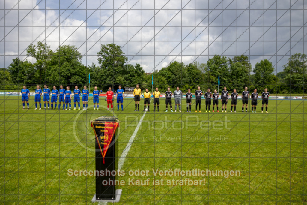 20250529_130000_0297 | #,  SGM Wendlingen-Ötlingen II (blau) vs. 1.FC Donzdorf II (schwarz), Fussball, Frauen-Bezirkspokal Finale Saison 2024/2025, Rasenplatz VfL Stadion Kirchheim, Jesinger Straße 105, 73230 Kirchheim, 29.05.2025 - 13:00 Uhr,Foto: PhotoPeet-Sportfotografie/Peter Harich