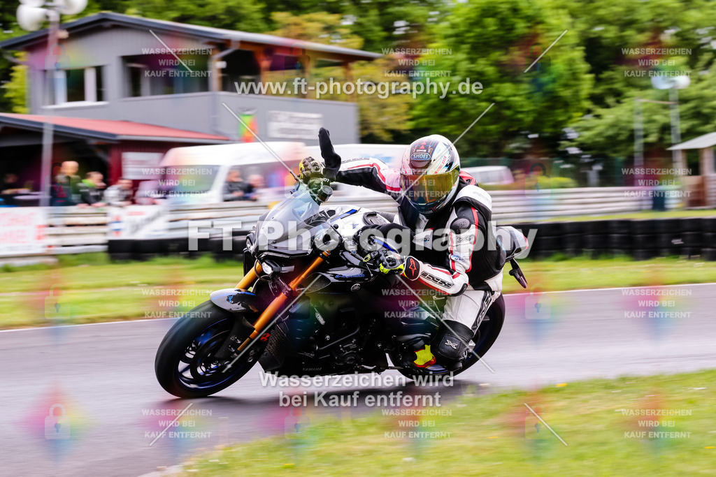 MotoTeamVBK-20116 | Hier findet Ihr Bilder von Touristenfahrten auf der Nürburgring Nordschleife oder von anderen Veranstaltungen die ich besucht habe. Viel Spass beim Durch Schauen 