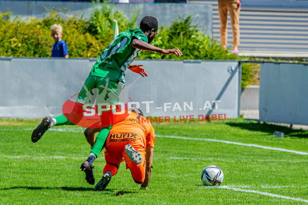 ASV Klagenfurt - Donau Klagenfurt | Boyo Jarjue (SV Donau Klagenfurt #14) Vladimir Kajkut (ASV Klagenfurt #1) ; ASV Klagenfurt - Donau Klagenfurt am 31.07.2022 in Klagenfurt
(ASV Platz Annabichl), AUSTRIA, (Photo by Ernst Krawagner sport-fan.at) - Realisiert mit Pictrs.com