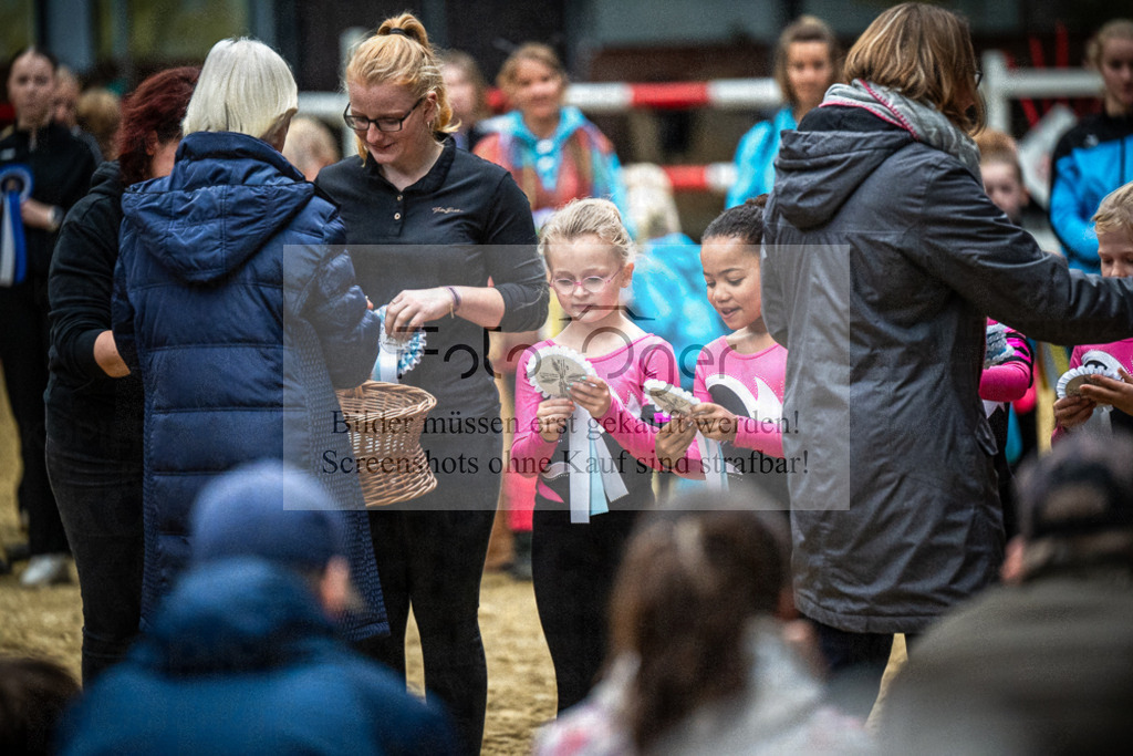 DOS_0283 | Entdecke hochwertige Reitturnierfotos von Foto Oger. Professionell, emotional und authentisch – jetzt Lieblingsmomente im Shop bestellen.Deutschlandweite Turnierfotografie. - Realisiert mit Pictrs.com