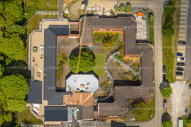 Marsberg240504232 | Luftbild, LWL-Klinik Marsberg mit Baustelle und Baukran, Niedermarsberg, Marsberg, Sauerland, Nordrhein-Westfalen, Deutschland