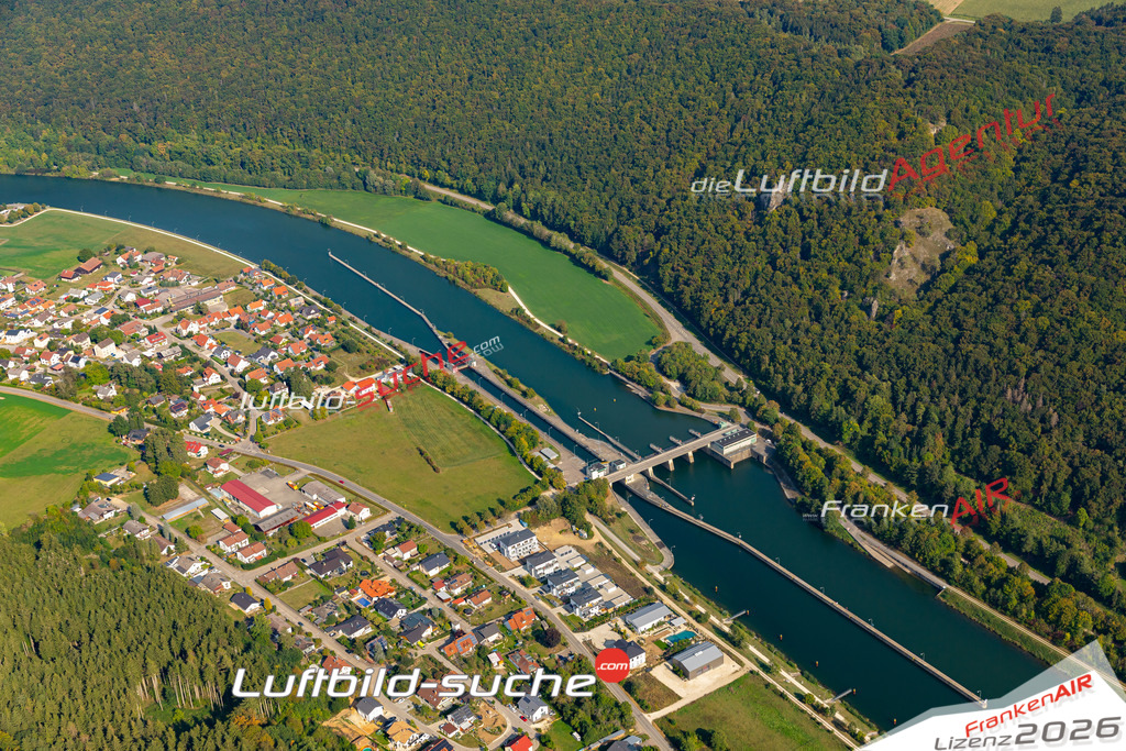 Die Luftbildaufnahme Haidhof - Riedenburg wurde 2020 mittels Flugzeug (keine Drohne) erstellt. Perfekte Schärfe und Druck- Ergebnisse- Garantiert!