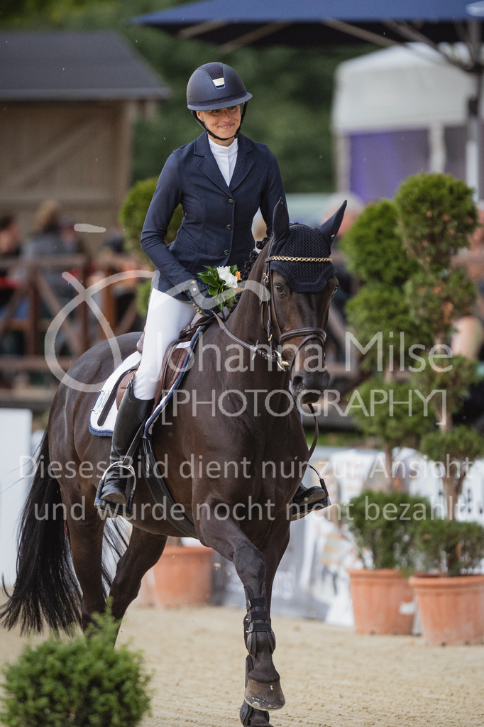 220729_BHO_GT_M2-Spr_2_BestBehaviour-752 | Deine schönsten Turniermomente als professionelle Fotos! Entdecke hochwertige Pferdesport-Fotografie im Online-Shop. Jetzt Fotos finden & bestellen!