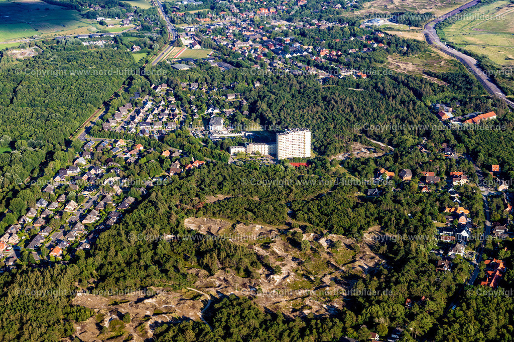 St. Peter-Ording_ELS_5510060822 | SANKT PETER-ORDING 06.08.2022 Ortsansicht an der Meeres-Küste der Nordsee in Sankt Peter-Ording im Bundesland Schleswig-Holstein. // Townscape on the seacoast of North Sea in Sankt Peter-Ording in the state Schleswig-Holstein. Foto: Martin Elsen