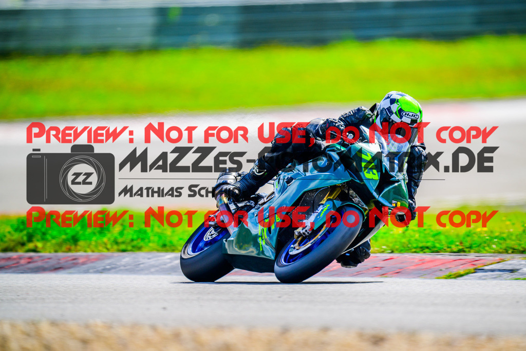 MaZZes_FotoMatrix_240911_6007705_8672 | GELB