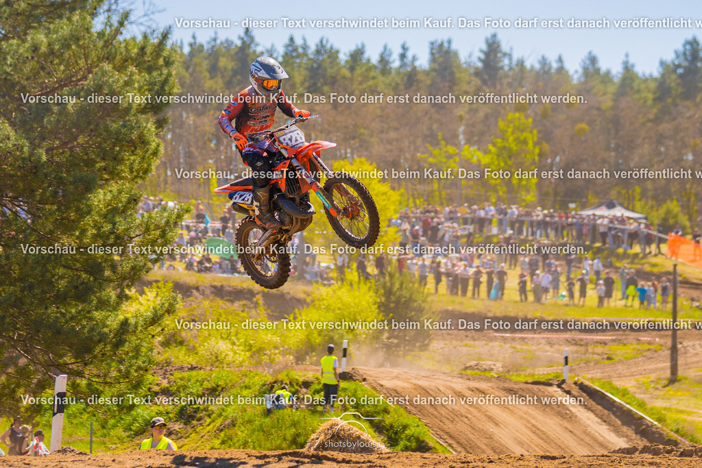 20260501_MCWriezen-3037 | Sportfotografin aus Berlin-Brandenburg mit Fokus auf Motocross. Ich halte deine sportliche Leistung und echte Emotionen auf und neben der Strecke professionell fest. Entdecke die Fotos von deinem Rennen und bestelle sie direkt hier im Shop.