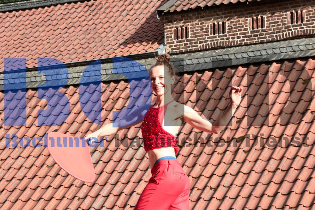 SES_MKRLHE20250705-55 | bond - Realisiert mit Pictrs.com