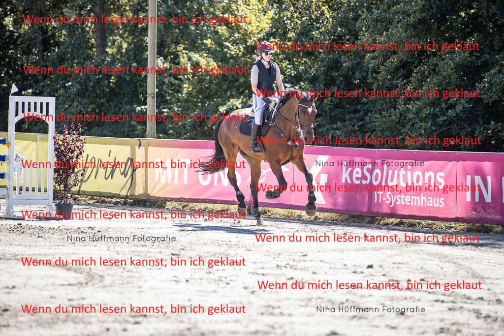 BK1A6683 | Turnierbilder Turnierfotos Nina Hüffmann Turnierfotografie Pferdefotografie Tierzeichnung Haustierzeichnung Pferdezeichnung Hundezeichnung Videograf  - Realisiert mit Pictrs.com