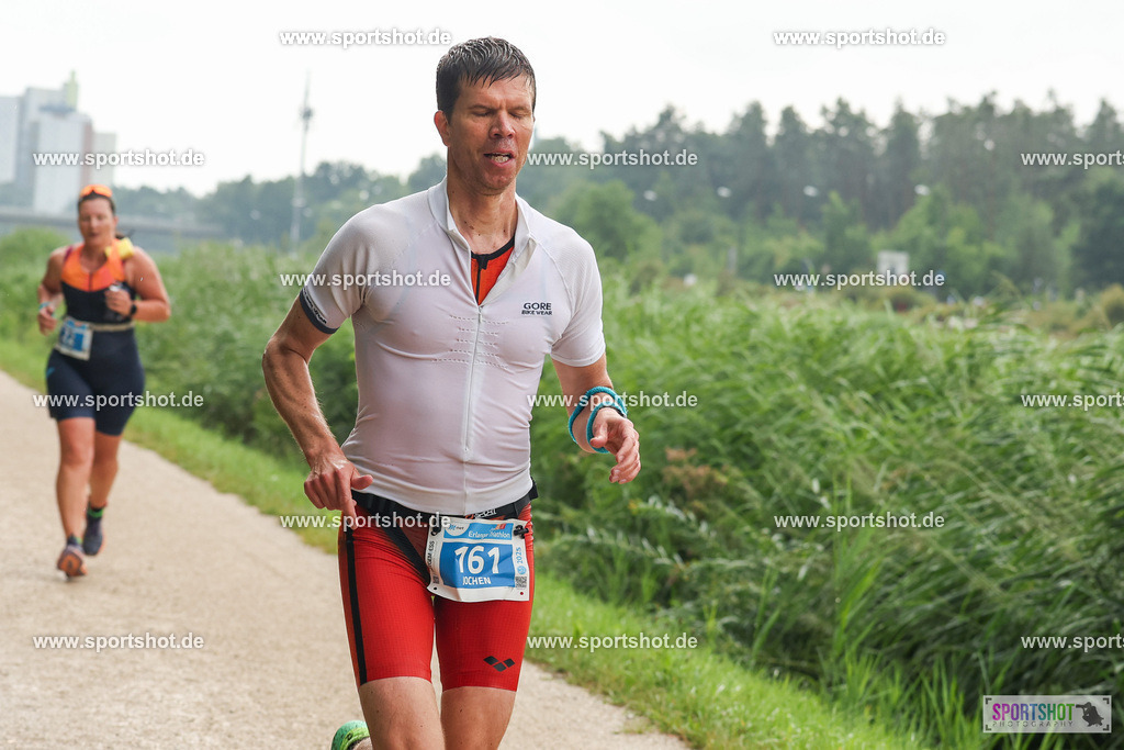 LUR_1688 | 34. M-net Erlanger Triathlon 2025 #erlangertriathlon  #mnettriathlon2025 #mnettriathlon #team #olympischedistanz #mitteldistanz #triathlon #maindonaukanal  #erlangertriathlon2025 #yourpictrs #tv1848 #tv1848erlangen  #triathlonbayern #sportinerlangen #demsportverbunden #sportshot_your_pictrs Copyright: www.sportshot.de