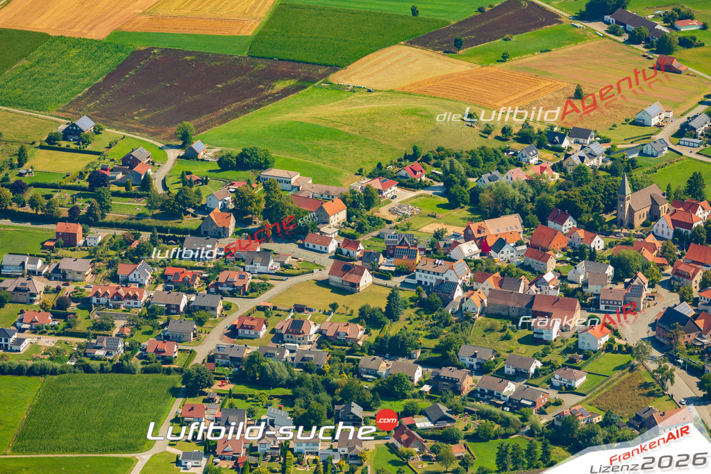 Luftaufnahme Bonenburg Warburg - Die Luftaufnahme wurde 2025 vom UL-Flugzeug heraus erstellt ( ohne Drohne ) - Hochauflösende Luftaufnahme - für professionelle Ausdrucke geeignet. Die Geschenkidee !Mit Lizenz und Bildrechte bestellbar