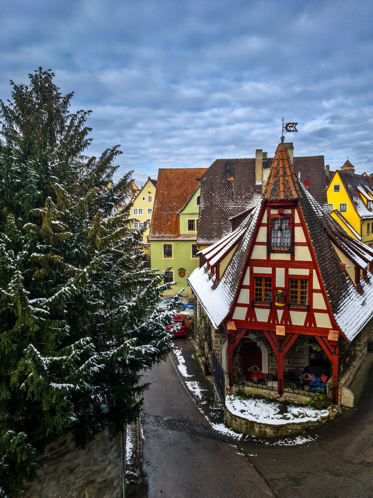 20230120_135024 | Rothenburg ob der Tauber. Nur hier gibt es Exklusive und passend zur Jahreszeit Ihr Wandbild, T-Shirt, Tasse und alles was das Rothenburg Herz begehrt. - Realisiert mit Pictrs.com