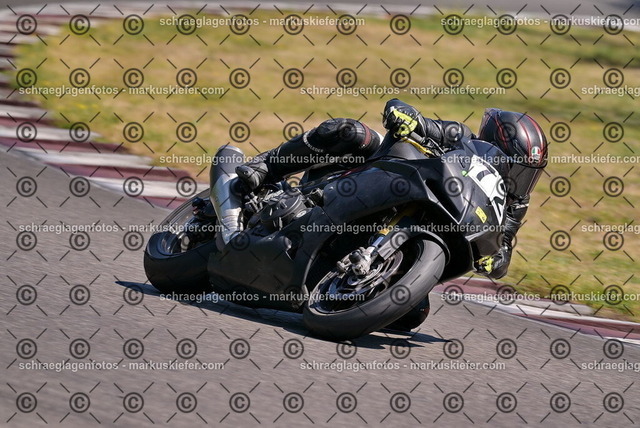 26bt05-0931 | markuskiefer.com - Realisiert mit Pictrs.com