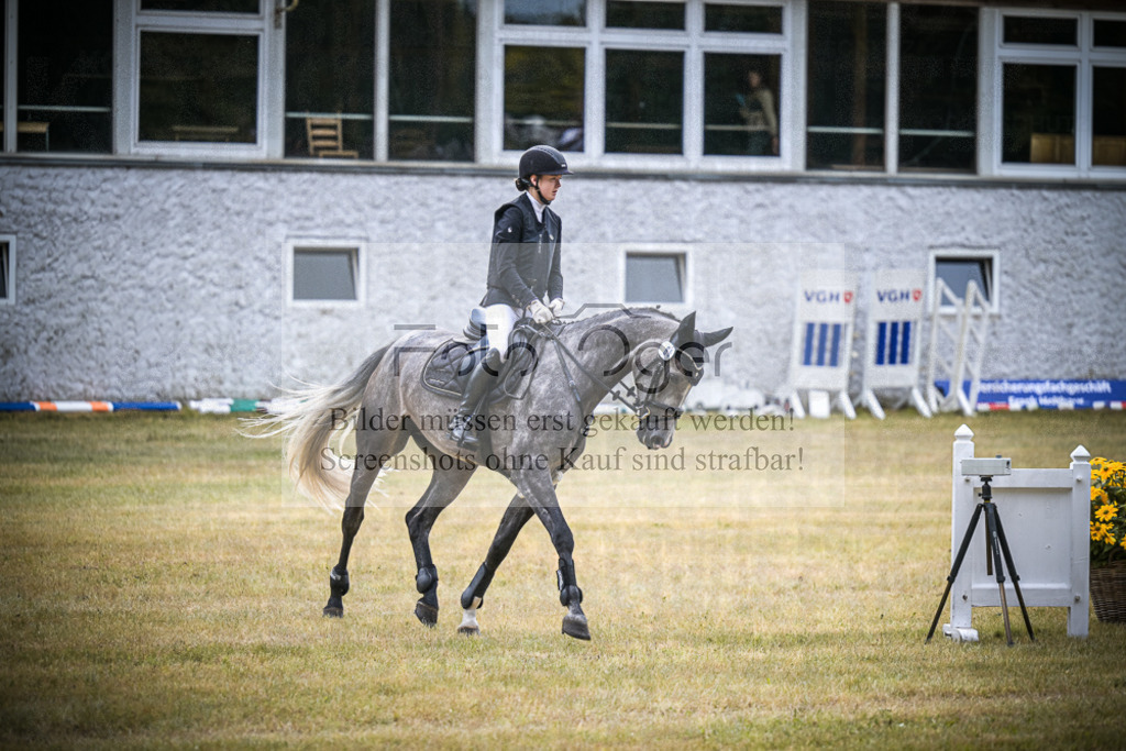 DOS_0710 | Entdecke hochwertige Reitturnierfotos von Foto Oger. Professionell, emotional und authentisch – jetzt Lieblingsmomente im Shop bestellen.Deutschlandweite Turnierfotografie. - Realisiert mit Pictrs.com
