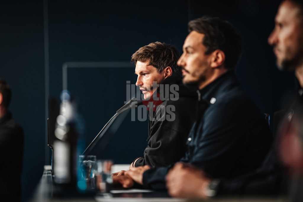 Fußball | Männer | Saison 2025/2026 | 1. Fußball-Bundesliga | 31. Spieltag | Hamburger SV vs. TSG Hoffenheim | 25.04.2026 | Trainer Merlin Polzin (HSV) bei der Pressekonferenz