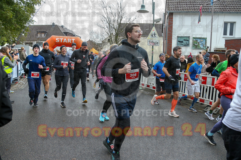 251130_1134_EX1_8096 | Sportfotografie im Rhein-Sieg Kreis, Köln, Bonn, NRW, Rheinland Pfalz, Hessen, etc. Unser Tätigkeitsfeld umfasst den Laufsport vom Volkslauf über den Marathon, Duathlon, Triathon bis zum Ultralauf wie Kölnpfad Ultra oder Schindertrail.
