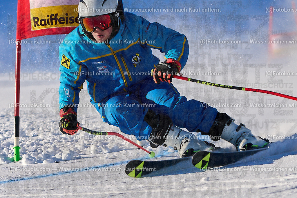 ALP3239_MASTERS-Cup_GS-C Damen_Vorlaeufer | (C)FotoLois.com, Alois Spandl. FIS Masters-Cup Wildschönau, Giant Slalom auf der Piste Schatzberg GS, Siegerehrung auf dem Dorfplatz Niederau, Sa 13. Januar 2024.