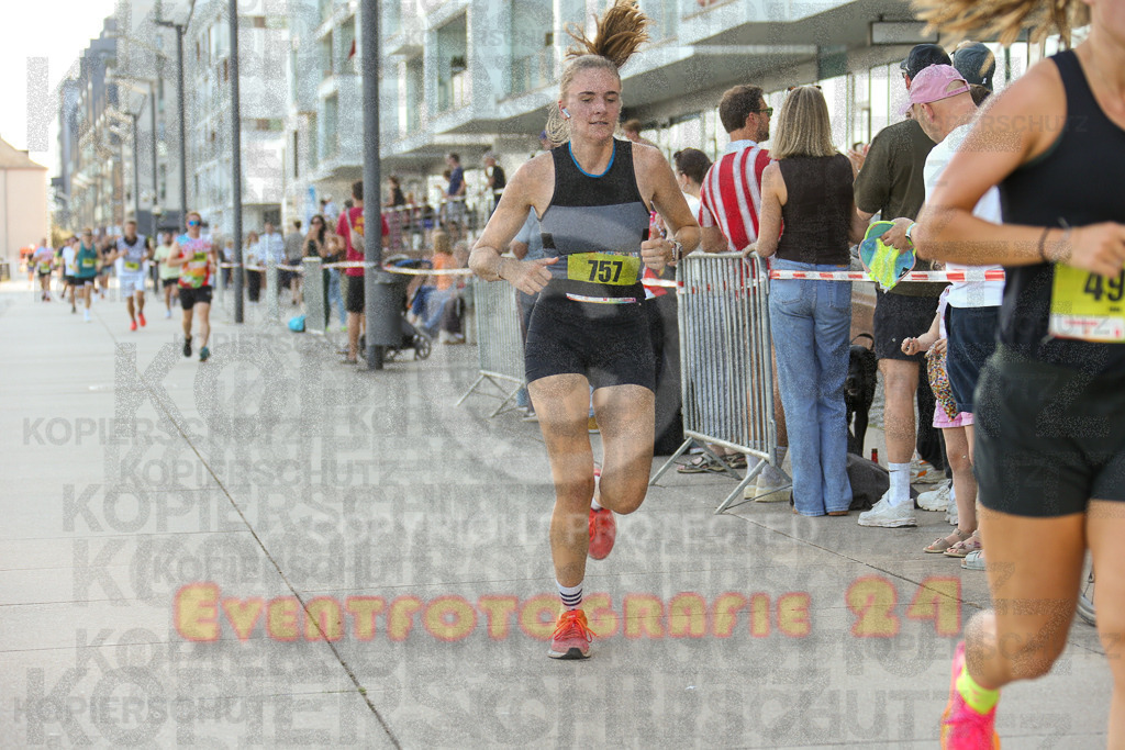 250920_1446_EX1_7500 | Sportfotografie im Rhein-Sieg Kreis, Köln, Bonn, NRW, Rheinland Pfalz, Hessen, etc. Unser Tätigkeitsfeld umfasst den Laufsport vom Volkslauf über den Marathon, Duathlon, Triathon bis zum Ultralauf wie Kölnpfad Ultra oder Schindertrail.