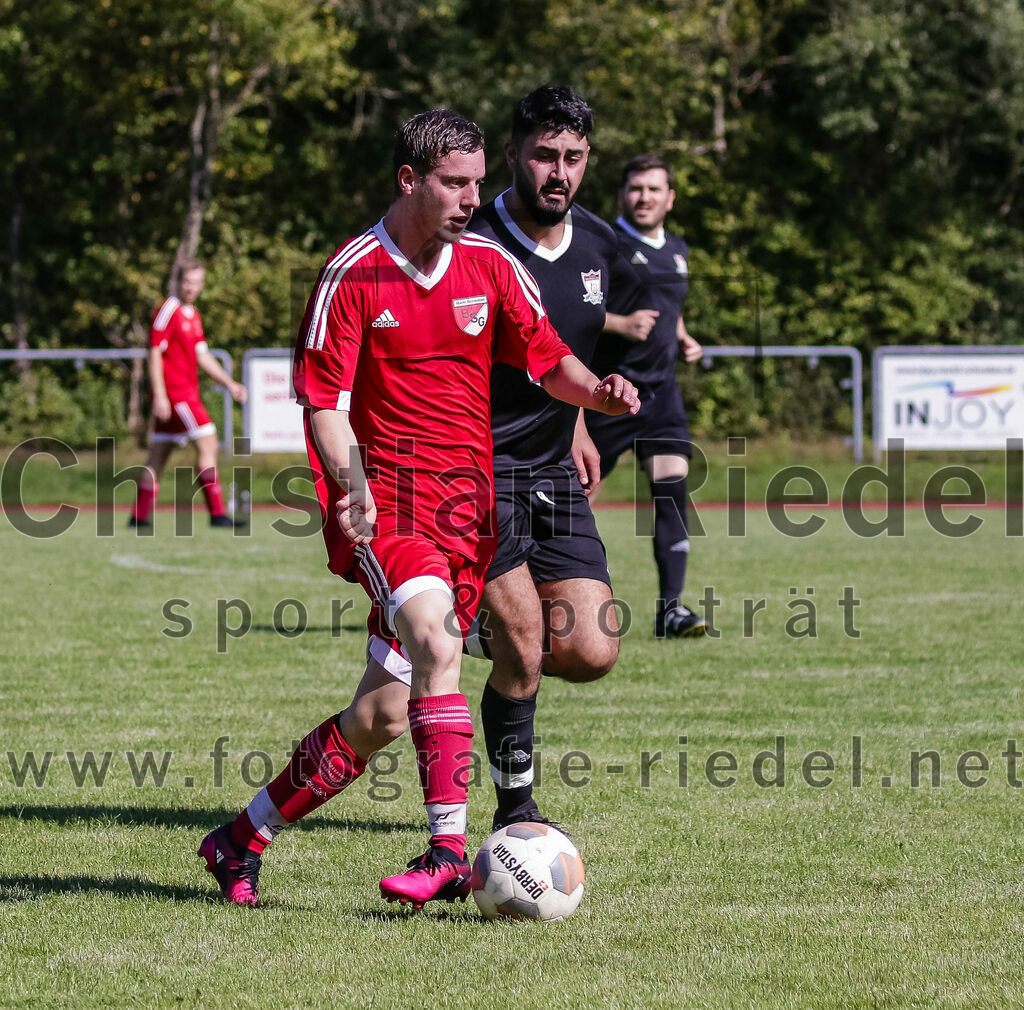 2023-09-02_065_SG_Markt_Schwaben_II_gegen_SV_Internationale_Taufkirchen_II | Markt Schwaben, Deutschland, 02.09.2023:
Fußball, C-Klasse 2023 / 2024, 3. Spieltag, (SG) Markt Schwaben II gegen SV Internationale Taufkirchen II, Endergebnis: 6:2

Johannes Schwab (SG Markt Schwaben, #4)

Foto: Christian Riedel / fotografie-riedel.net