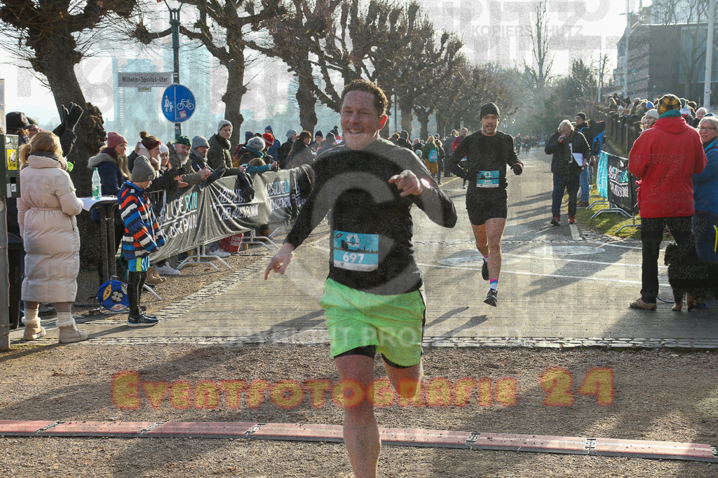 241231_1156_EX1_3056 | Sportfotografie im Rhein-Sieg Kreis, Köln, Bonn, NRW, Rheinland Pfalz, Hessen, etc. Unser Tätigkeitsfeld umfasst den Laufsport vom Volkslauf über den Marathon, Duathlon, Triathon bis zum Ultralauf wie Kölnpfad Ultra oder Schindertrail.