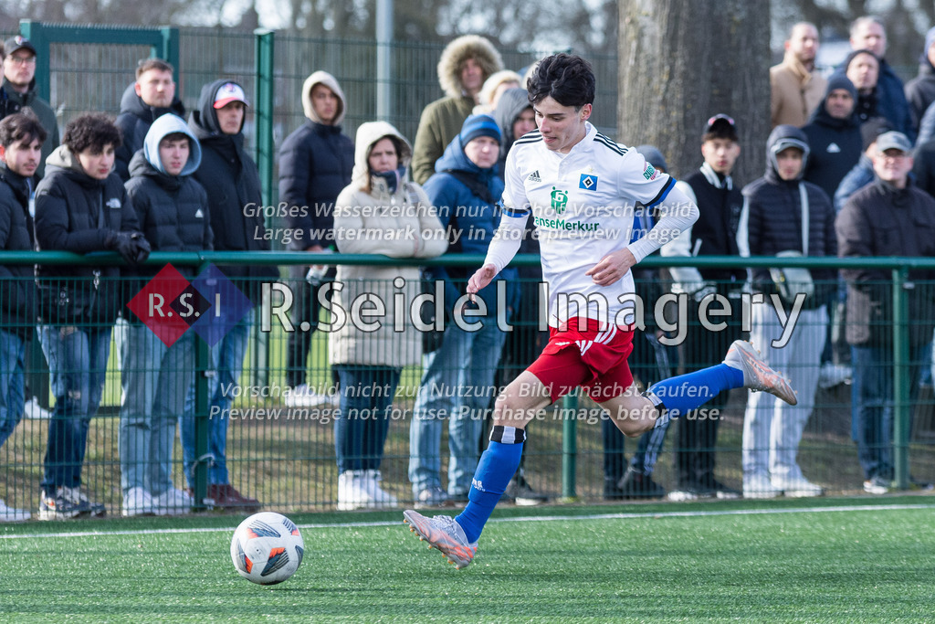 Fußball, Saison 2021/22, A-Junioren Bundesliga, Hamburger SV - FC St. Pauli, Paul-Hauenschild-Plätze (Norderstedt), 02.04.2022, 16. Spieltag | Nicolas-Bernd Oliveira Kisilowski (#25, HSV)