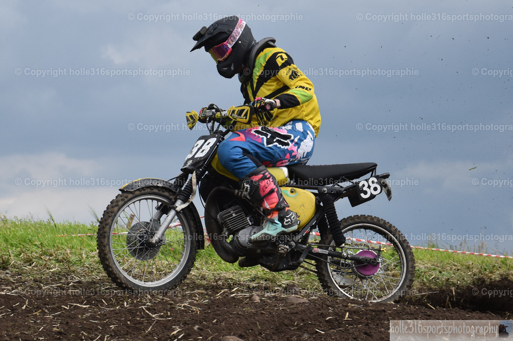 DSC_0012_01 (2) | Sportfotografie , Motorsport, Motoross, Reitsport, Mointainbike, Enduro,
Landschaft , Outdoor, Eventfotografie, Landschaft, Bilder online bestellen - Realisiert mit Pictrs.com