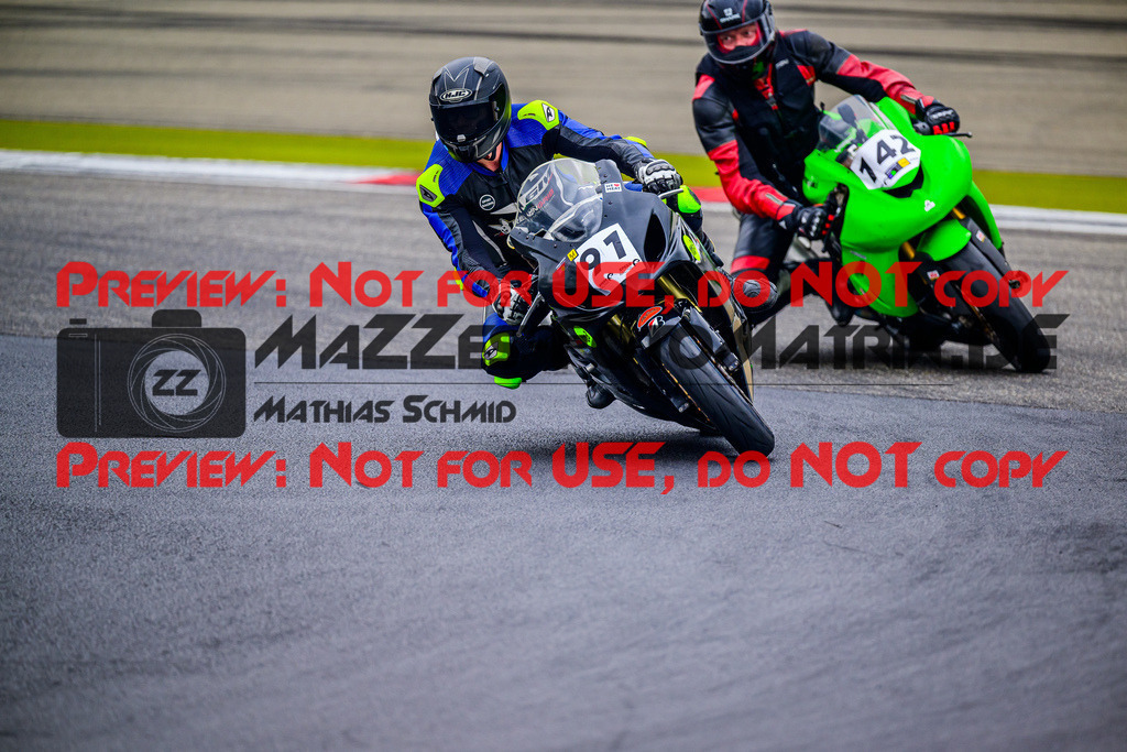 MaZZes_FotoMatrix_240717_6007705_3345 | GELB
