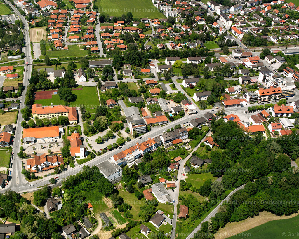 2600725 | TöGING AM INN 09.06.2006 Mischbebauung der Wohngebiets- und Gewerbeansiedlung  in Töging am Inn im Bundesland Bayern, Deutschland // Mixing of residential and commercial settlements  in Töging am Inn in the state Bavaria, Germany Foto: Gerhard Launer