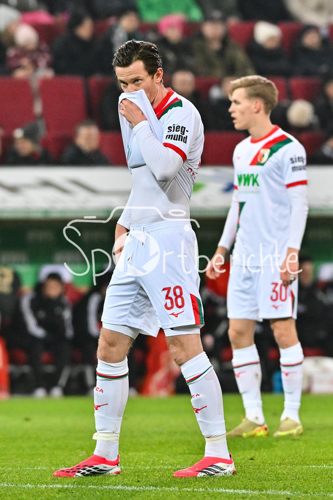 FC Augsburg - 1. FC Union Berlin | AUGSBURG, GERMANY - 15. JANUARY: im Bild Michael GREGORITSCH (FC Augsburg 38) / Einzelfoto / Freisteller während dem Bundesligamatch zwischen dem FC Augsburg und dem 1. FC Union Berlin am 17. Spieltag in der WWK-Arena / DFL REGULATIONS PROHIBIT ANY USE OF PHOTOGRAPHS AS IMAGE SEQUENCES AND/OR QUASI-VIDEO