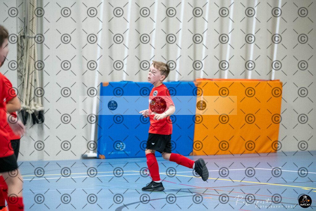 20241124_FCR-Hallenturnier-F1_1_029 | Sport und Naturfotografie von Roberto Esposito zeigt echte Momente Bewegung und die Schönheit der Natur. Ausdrucksstarke Bilder schaffen Emotionen.