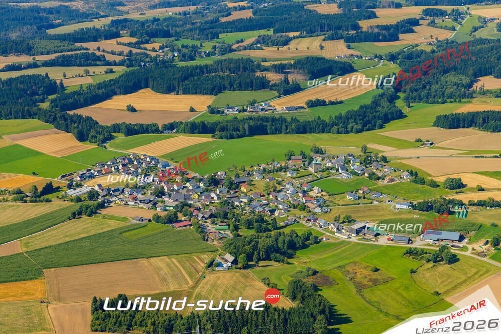 Geschenkidee Hohenberg bei Marktleugast -Die Luftbildaufnahme wurde 2025 vom UL-Flugzeug heraus erstellt ( keine Drohne ) - Hochauflösende Luftaufnahme -Nicht vergleichbar mit Google Maps oder Satelittenbilder- Die Geschenkidee !Mit Lizenz und Bildrechte bestellbar