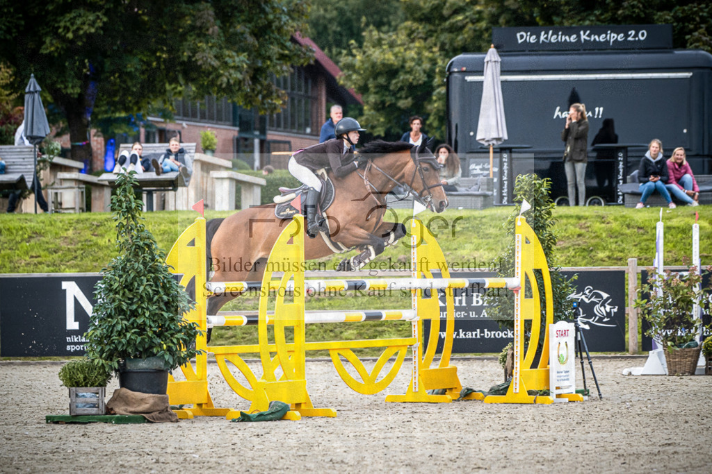 DOS_3407 | Entdecke hochwertige Reitturnierfotos von Foto Oger. Professionell, emotional und authentisch – jetzt Lieblingsmomente im Shop bestellen.Deutschlandweite Turnierfotografie. - Realisiert mit Pictrs.com