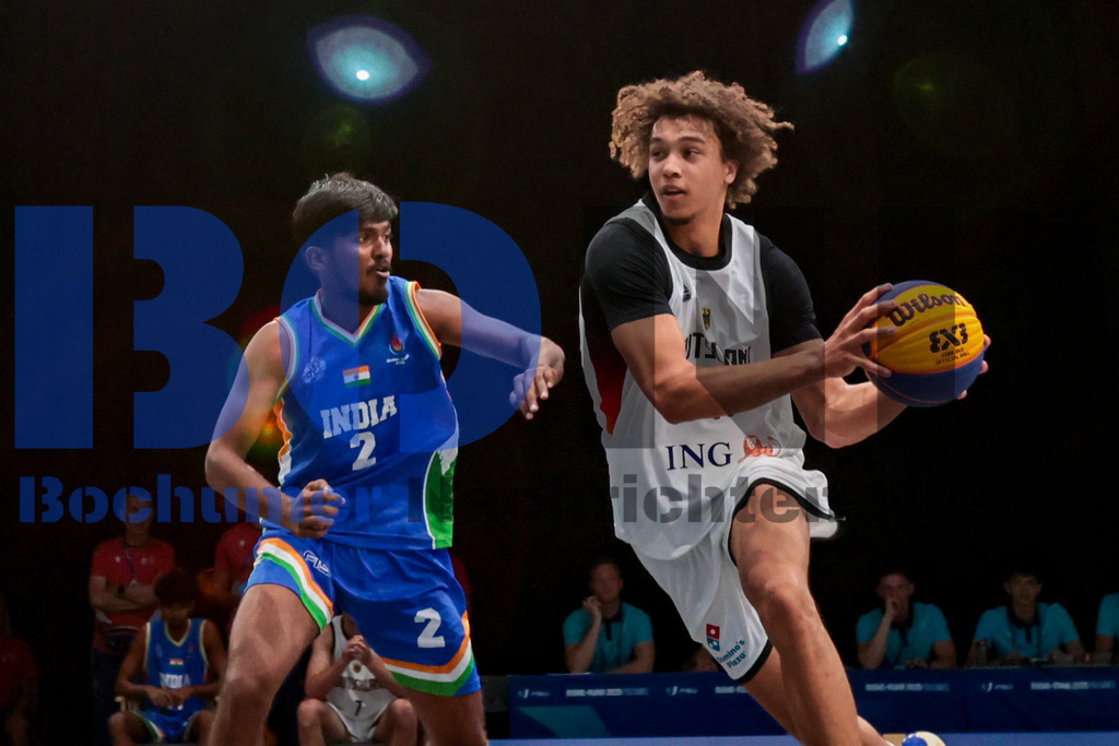 SES_TTG3X320250718-2202 | bond - Realisiert mit Pictrs.com