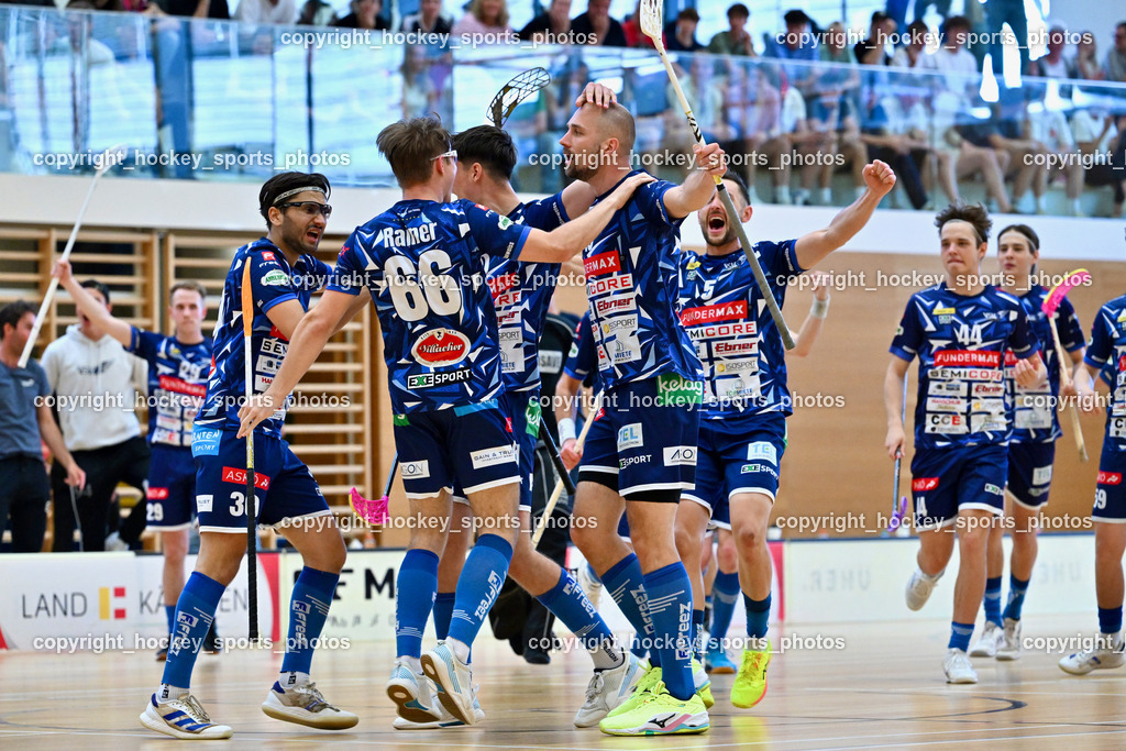 VSV Unihockey vs. Wiener Floorball Verein | Jubel VSV Unihockey Mannschaft, #27 Lukas Floriantschitz VSV Unihockey, #66 Jakob Rainer VSV Unihockey, #13 Jan Sláma VSV Unihockey, #5 Michael Kanduth VSV Unihockey, #30 Christoph Steiner VSV Unihockey, VSV Unihockey vs. Wiener Floorball Verein, VSV Unihockey vs. Wiener Floorball Verein am 18.05.2025 in Villach (Ballspielhalle St. Martin), Austria, (Photo by Bernd Stefan)