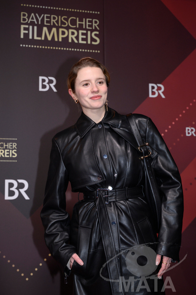 _DWI5114 | Katharina Stark bei der Verleihung des 47. Bayerischen Filmpreises 2026  im Prinzregententheater. München, Deutschland. Der Bayerische Filmpreis wird seit 1979 von der Bayerischen Staatsregierung verliehen, um die Bedeutung des Kinofilms als Kulturgut herauszustellen - Realisiert mit Pictrs.com