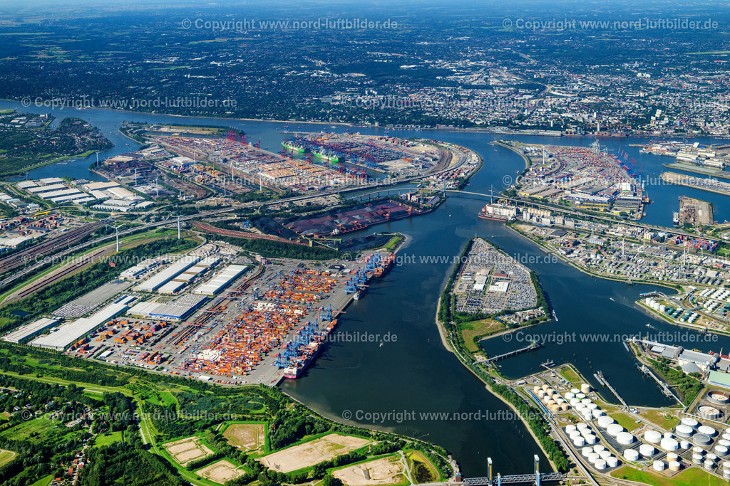 Hamburg_Hafen_Hoch_ELS_4560040923 | HAMBURG 04.09.2023 Containerterminal HHLA Container Terminal Altenwerder (CTA) am Ufer der Elbe im Stadtteil Altenwerder in Hamburg. Weiterführende Informationen bei: HPA Hamburg Port Authority,  Hafen Hamburg Marketing e.V. (HHM),  Hamburger Hafen und Logistik Aktiengesellschaft. // Container Terminal HHLA Container Terminal Altenwerder (CTA) on the Elbe riverbank in the Altenwerder part of Hamburg in Germany. Further information at: HPA Hamburg Port Authority,  Hafen Hamburg Marketing e.V. (HHM),  Hamburger Hafen und Logistik Aktiengesellschaft. Foto: Martin Elsen