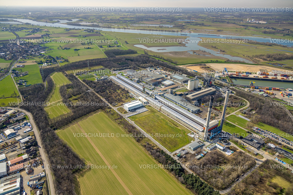 Voerde240309674 | Luftbild, Werk Trimet Aluminium SE Metallverarbeitungsunternehmen am Hafen Emmelsum, Fluss Rhein und Rheinaue, Wiesenfläche, Emmelsum, Voerde, Nordrhein-Westfalen, Deutschland