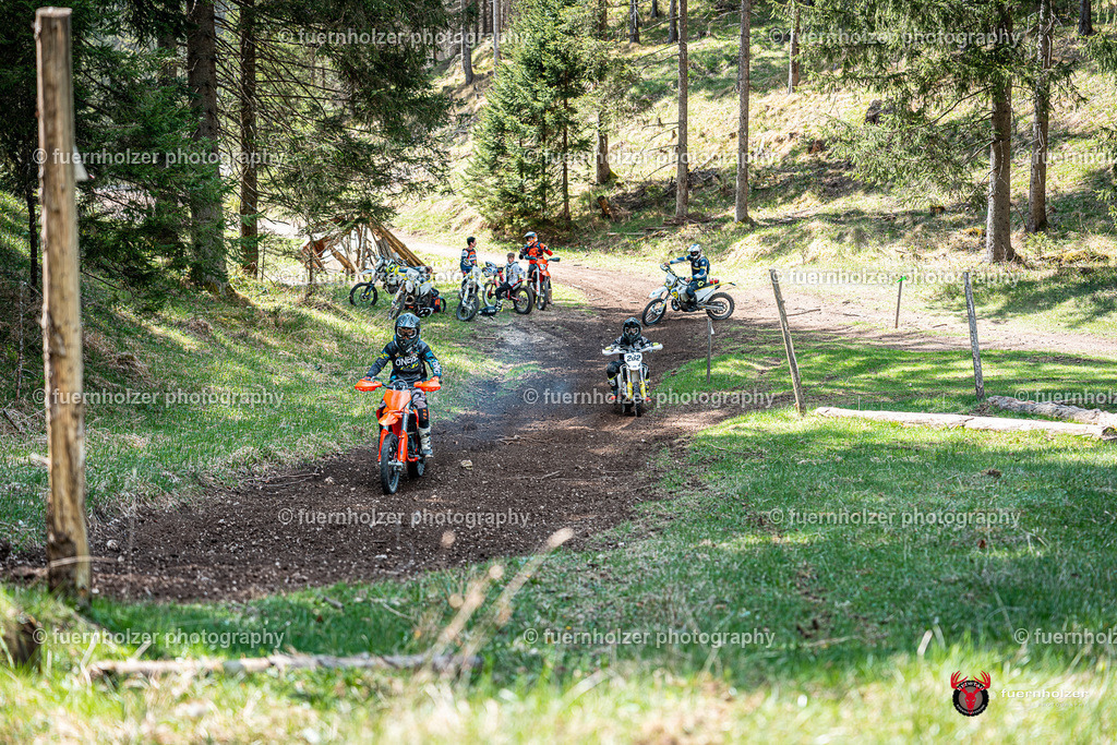 fuernholzer_250501-C1-611 | Fotografische Impressionen von der Red Stag Enduro Extreme by fuernholzer-photography.com. Endurosport in Österreich fotografisch festgehalten von fuernholzer. Auftragsfotografie für Private, Gewerbefotos und Industriefotografie. Eventfotografie, Sportfotografie und Motorsportfotografie. Anbieter von Fotoworkshops, Fototraining, fotografischen Vorträgen und Fotoseminaren.