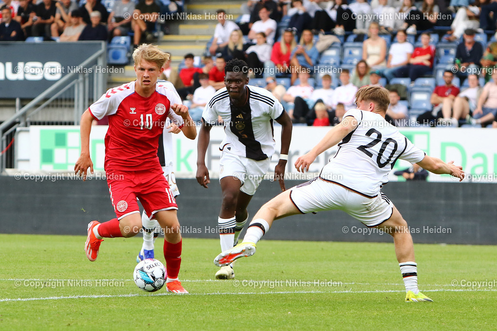 NH_DänemarkU19_DeutschlandU19_Länderspiel_22052024 | #10 Thomas Jorgensen (Dänemark U19), #20 Manuel Braun (Deutschland U19)

Fußball I Junioren I Länderspiel (Nationalmannschaft) I  Saison 2023-2024 I Freundschaftsspiel I Dänemark U19 - Deutschland U19 I 22.05.2024 I Sydbank Park (Haderslev, Dänemark)