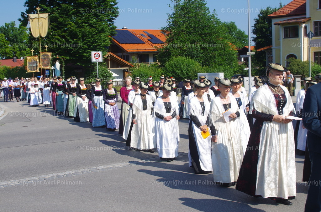 IMGP3325 | fotografiert von Axel PollmannLeonhardi Wallfahrt Benediktbeuern und Murnau, Fronleichnam, Fasching, Landschaft im Loisachtal und Benediktbeuern  - Realisiert mit Pictrs.com