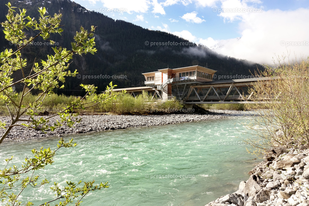 welltvi-Lechfluss bei ELMEN-Klimmbruecke-09052019-DSD00970 | Info aus dem Bezirk Reutte/Ausserfern Tirol sowie eine umfangreiche Bilddatenbank über die gesamte Region: Lechtal, Talkessel Reutte, Tannheimertal, Zwischentoren. Lech, Plansee, Zugspitze, Grenztunnel, B179, Fernpassstraße, Verkehr, Lawinen, Tradition, - Realisiert mit Pictrs.com