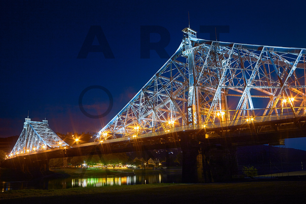 Ein Hans Fineart Original | Entdecke die Kunst von Hans Fineart - Fotografien für dein Zuhause. Verwandle deine Wände mit einzigartigen Kunstwerken und bringe die Schönheit der Welt in dein Leben. Bestelle jetzt und schaffe einen Ort der Inspiration und Eleganz.