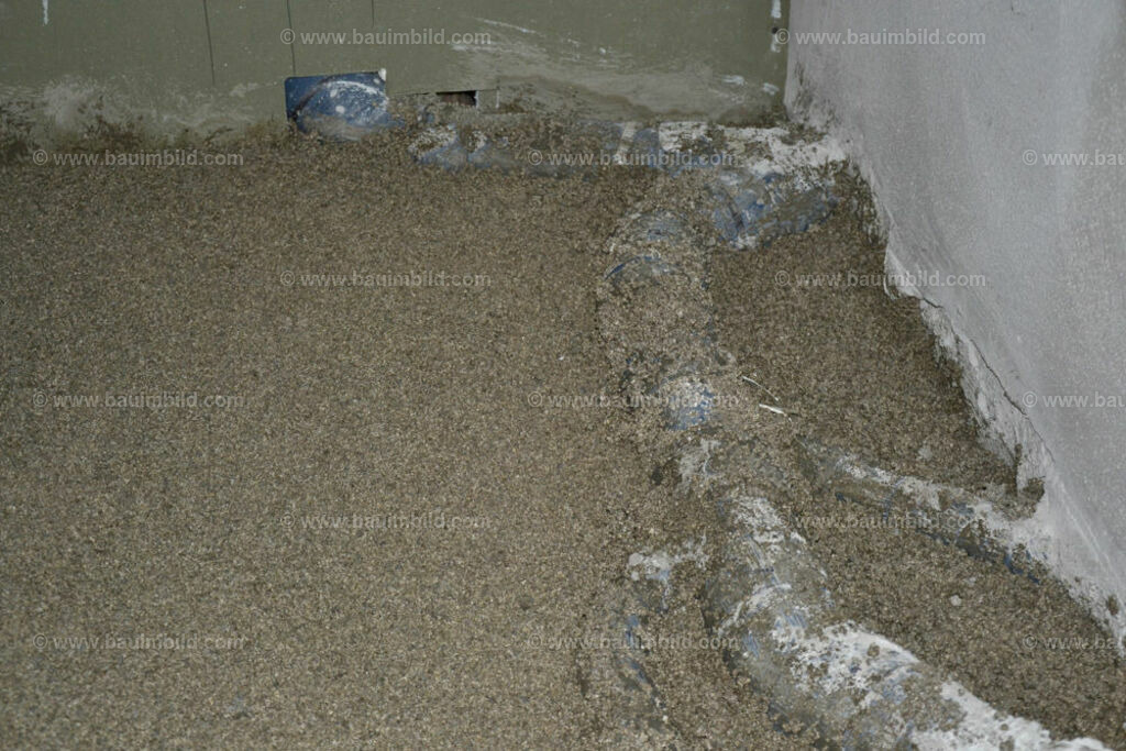 bib-lg19-fussbodenaufbau-0112 | Nach LV-Leistungsgruppen sortierte Detailfotos über den Bau eines Hauses. Alle Hausbau-Bilder direkt vom Urheber und Autor der Website Haus-Selber-Bauen.com