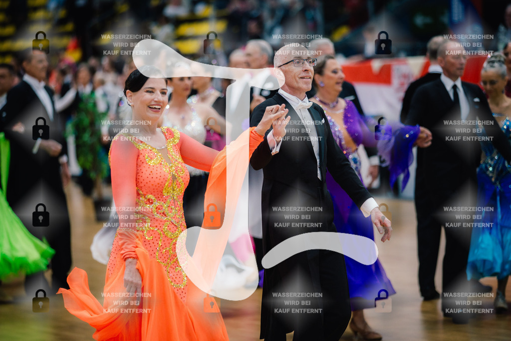Hessen Tanzt WDSF Open Senior III Standard 127 (244) Werner Gabrisch _ Dorit Gabrisch (TSC Rot-Weiss Viernheim)-2025-05-17-8445 | Webshop for digital downloads and prints of dance sport, event & show photographer Julian Link - Realisiert mit Pictrs.com